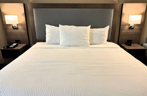 Central City Hotel | Super 8 by Wyndham Corpus Christi Airport