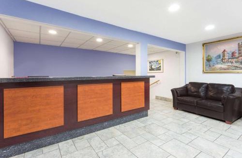 Kenosha Hotel | Super 8 by Wyndham Kenosha/Pleasant Prairie