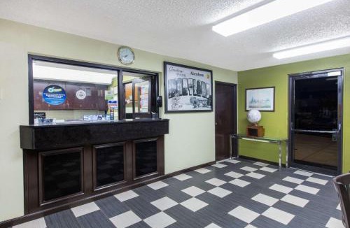 Aberdeen Hotel | Super 8 by Wyndham Aberdeen MD