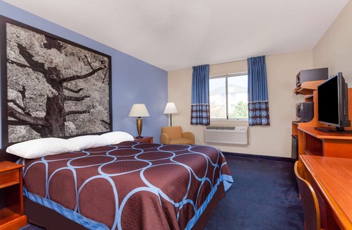Adrian Hotel | Super 8 by Wyndham Adrian