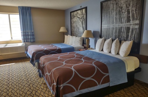 Adrian Hotel | Super 8 by Wyndham Adrian