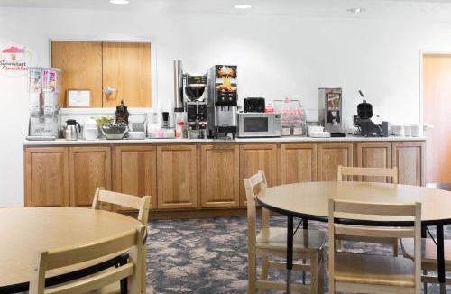 Alma Hotel | Super 8 by Wyndham Alma