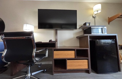 Alton Hotel | Super 8 by Wyndham Alton