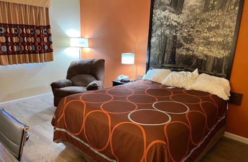 Altoona Hotel | Super 8 by Wyndham Altoona