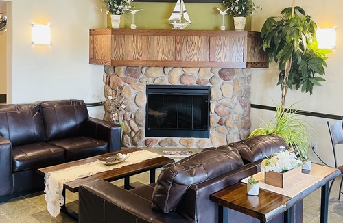 Amherst Hotel | Super 8 by Wyndham Amherst NS