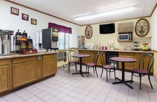 Antigo Hotel | Super 8 by Wyndham Antigo