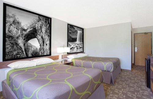 Appomattox Hotel | Super 8 by Wyndham Appomattox VA
