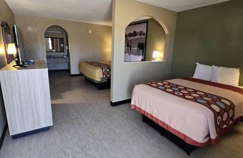 Caddo Valley Hotel | Super 8 by Wyndham Arkadelphia Caddo Valley Area