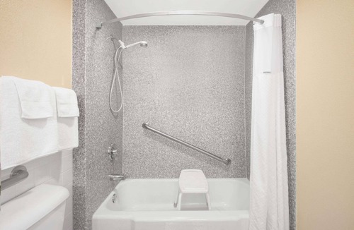 Ashland Hotel | Super 8 by Wyndham Ashland