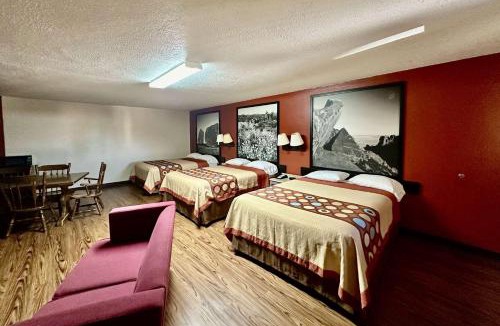 Athens Hotel | Super 8 by Wyndham Athens TX