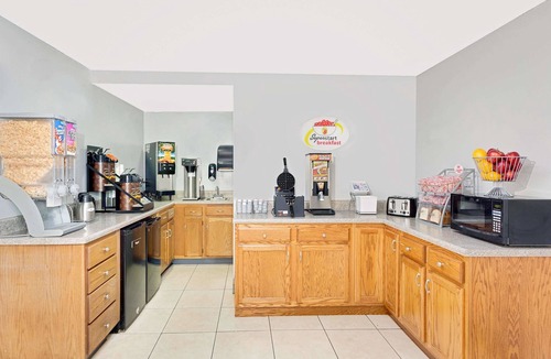Athens Hotel | Super 8 by Wyndham Athens