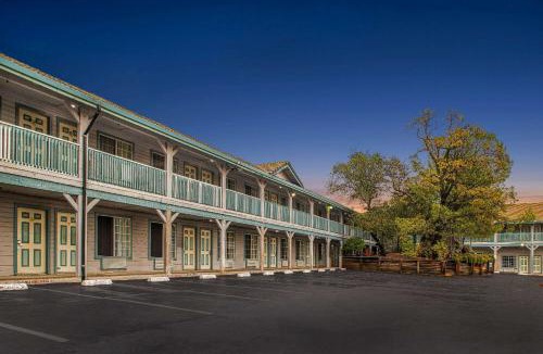 North Auburn Hotel | Super 8 by Wyndham Auburn