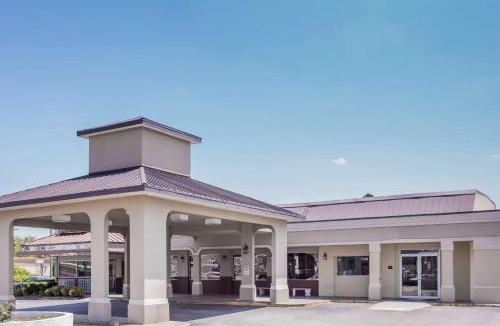 Augusta Hotel | Super 8 by Wyndham Augusta