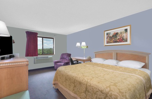 Augusta Hotel | Super 8 by Wyndham Augusta