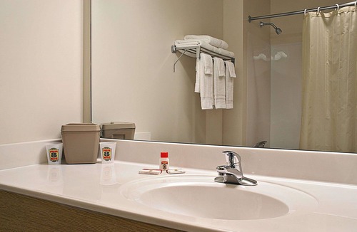 Ava Hotel | Super 8 by Wyndham Ava