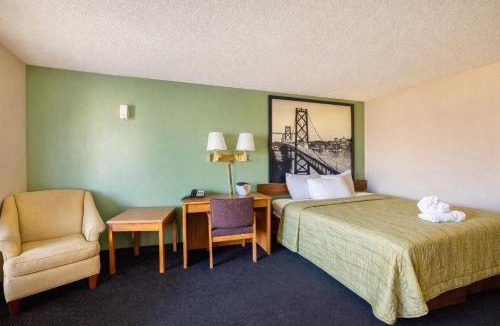 Barstow Hotel | Super 8 by Wyndham Barstow