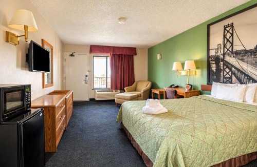 Barstow Hotel | Super 8 by Wyndham Barstow