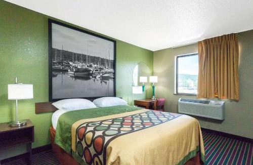 Bath Hotel | Super 8 by Wyndham Bath Hammondsport Area