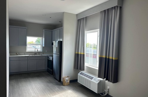 Baytown Hotel | Super 8 By Wyndham Baytown