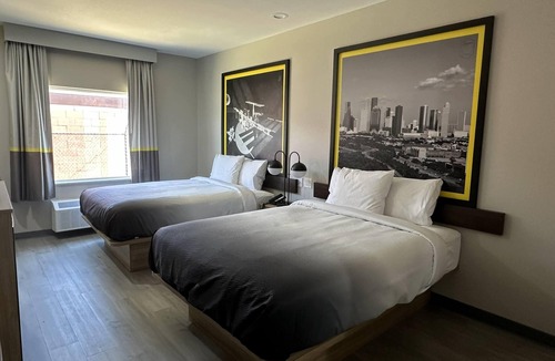 Baytown Hotel | Super 8 By Wyndham Baytown