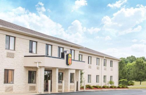 Bedford Hotel | Super 8 by Wyndham Bedford