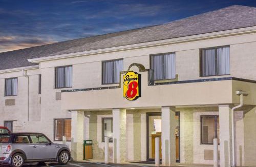 Bedford Hotel | Super 8 by Wyndham Bedford