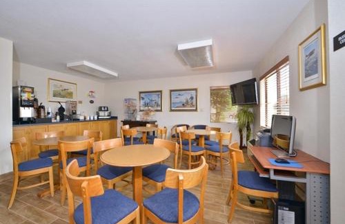 Bedford Hotel | Super 8 by Wyndham Bedford