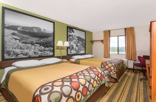 Bedford Hotel | Super 8 by Wyndham Bedford