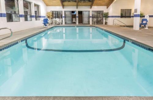 Old Farm District Hotel | Super 8 by Wyndham Bend