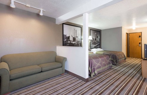 Bernalillo Hotel | Super 8 by Wyndham Bernalillo