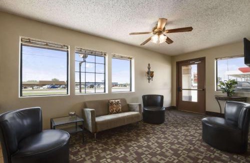 Blackwell Hotel | Super 8 by Wyndham Blackwell