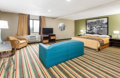 Bloomington Hotel | Super 8 by Wyndham Bloomington Normal