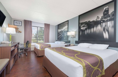 East Bloomington Hotel | Super 8 by Wyndham Bloomington/Airport