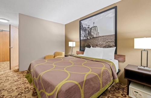 Blue Earth Hotel | Super 8 by Wyndham Blue Earth