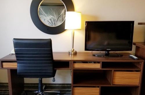 Brandon Hotel | Super 8 by Wyndham Brandon MB