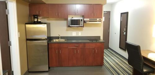Brandon Hotel | Super 8 by Wyndham Brandon MB