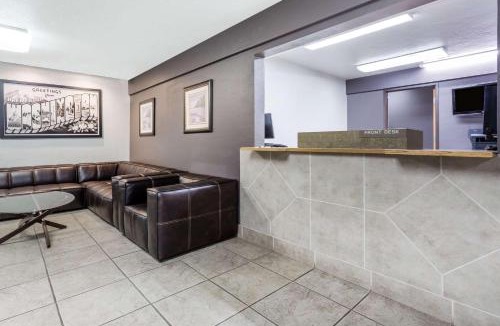 West Hills Hotel | Super 8 by Wyndham Bremerton