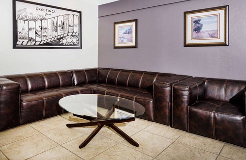 West Hills Hotel | Super 8 by Wyndham Bremerton