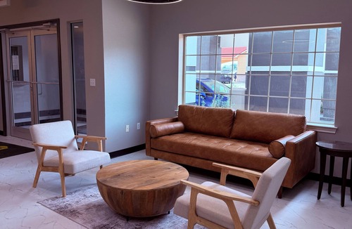 Brenham Hotel | Super 8 by Wyndham Brenham TX