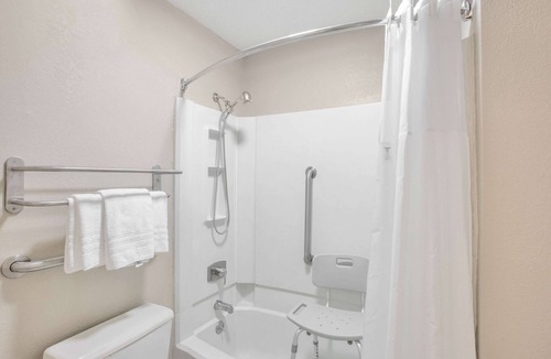 Brinkley Hotel | Super 8 by Wyndham Brinkley