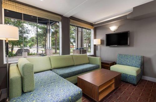 Sault Ste. Marie Hotel | Super 8 by Wyndham Sault Ste Marie On