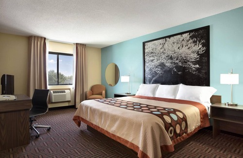 Carbondale Hotel | Super 8 by Wyndham Carbondale