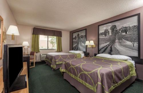 Carrollton Hotel | Super 8 by Wyndham Carrollton