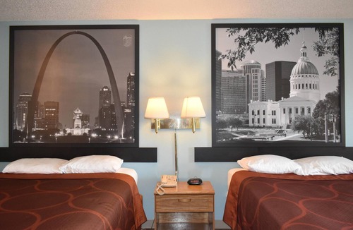 Carthage Hotel | Super 8 by Wyndham Carthage