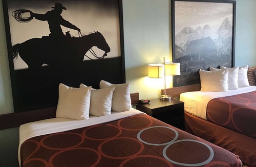 Evansville Hotel | Super 8 by Wyndham Casper East/Evansville