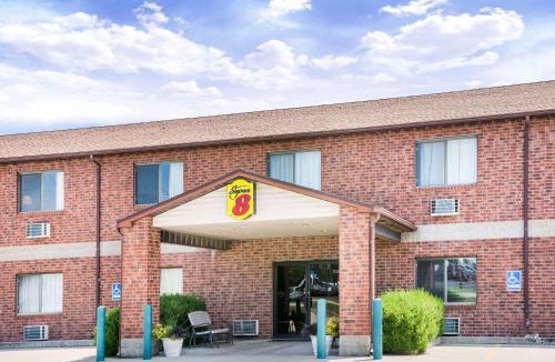 Chanute Hotel | Super 8 by Wyndham Chanute