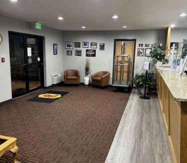 Chanute Hotel | Super 8 by Wyndham Chanute