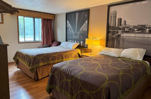 Chaska Hotel | Super 8 by Wyndham Chaska