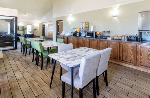 Cheyenne Hotel | Super 8 by Wyndham Cheyenne WY