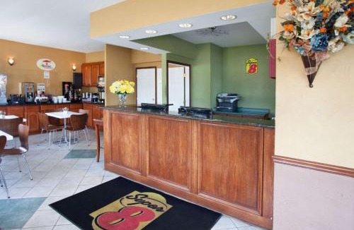 River Grove Hotel | Super 8 by Wyndham Chicago/Rosemont/O'Hare/SE